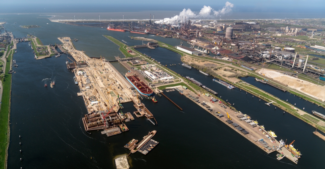 1558436129-drone-ijmuiden-olie-inspectie-rijkswaterstaat-2019-1.jpg